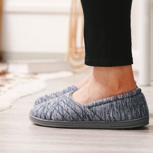 ✨Free with purchase NWT LongBay Women’s Cotton Slippers Comfy Memory Foam
